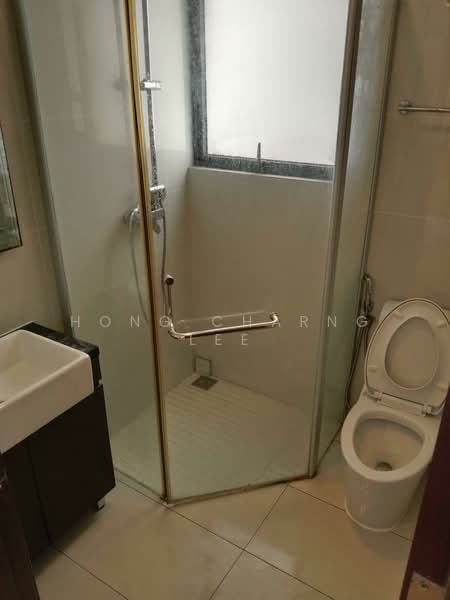 Condominium for Rent at Kings Bay @ Country Garden Danga Bay - Hong Charng Lee - Bathroom - PropertyGuru.com.my