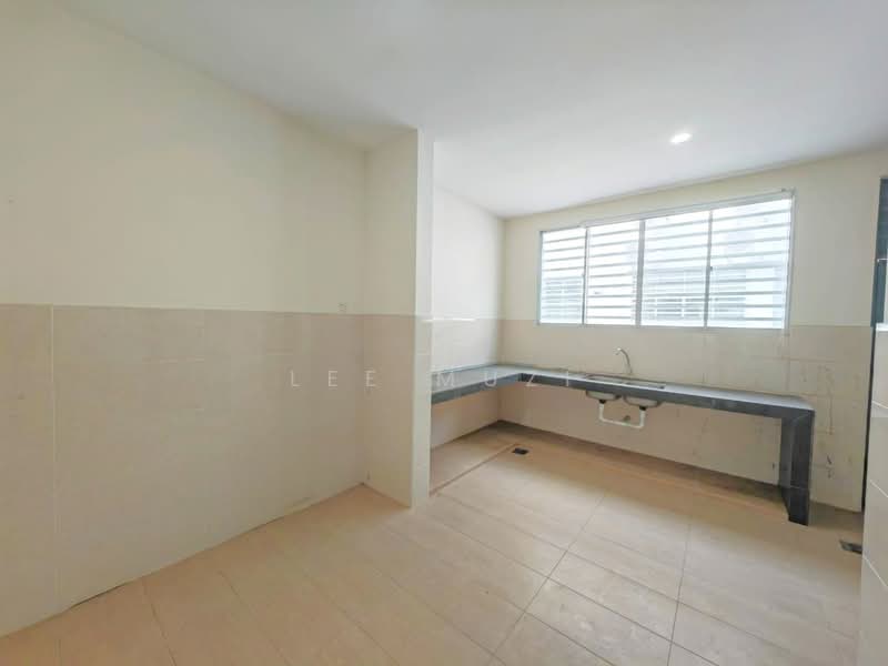 2-storey Terraced House for Sale in Bandar Baru Sri Klebang (Chemor) - Lee Muzi - Kitchen - PropertyGuru.com.my