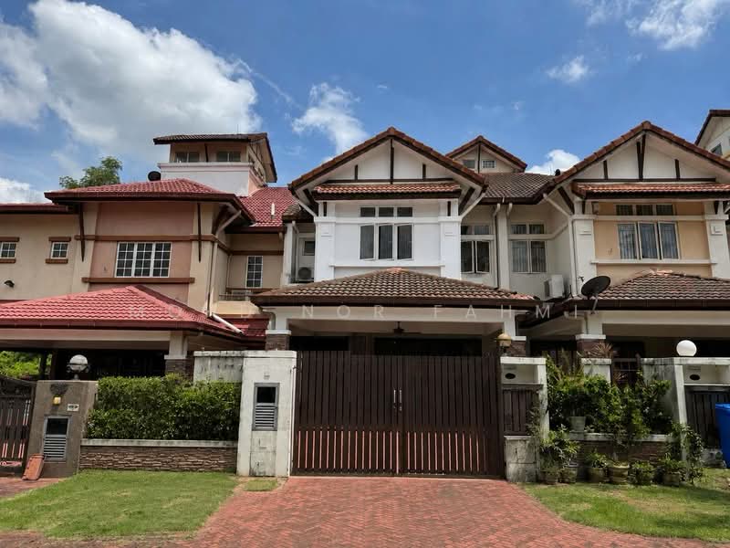 2-storey Terraced House for Sale in Bukit Jelutong (Shah Alam) - Mohd Nor Fahmi - Exterior - PropertyGuru.com.my