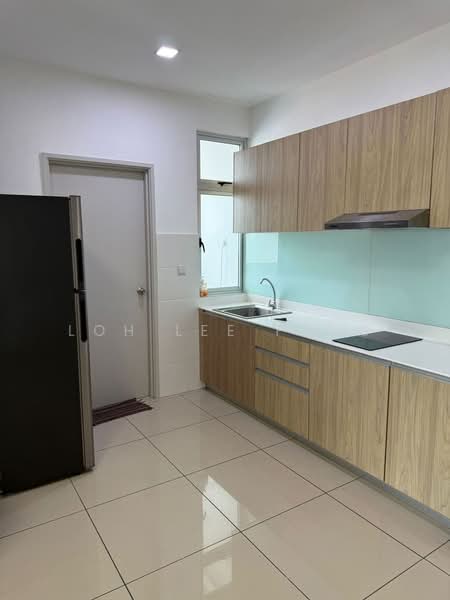 Service Residence for Rent at Meridin Bayvue @ Sierra Perdana - Loh Lee Peng - Kitchen - PropertyGuru.com.my
