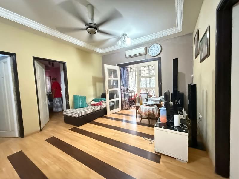 3-storey Terraced House for Sale in Batu Caves (Selangor) - Mohd Nor Fahmi - PropertyGuru.com.my