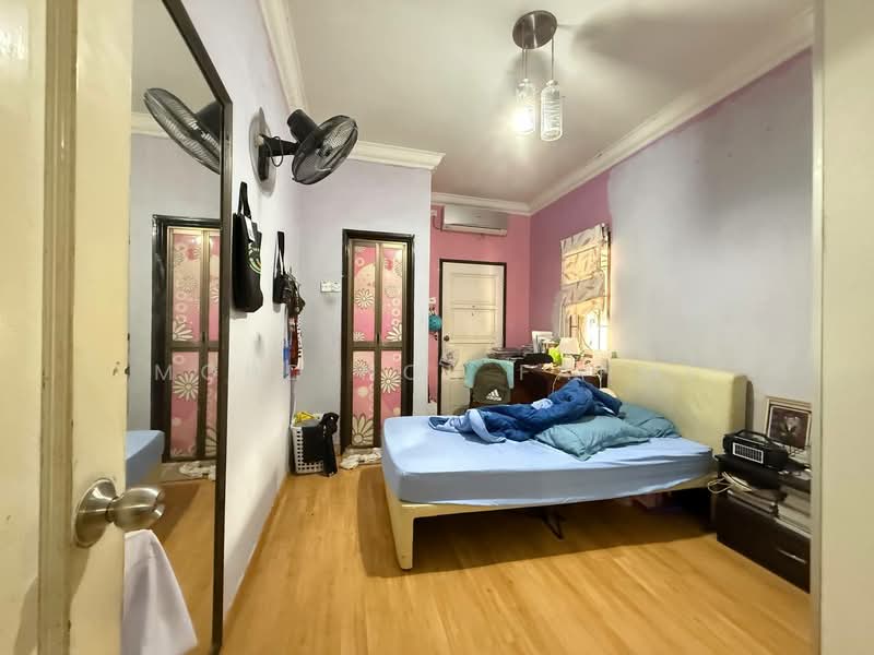 3-storey Terraced House for Sale in Batu Caves (Selangor) - Mohd Nor Fahmi - PropertyGuru.com.my