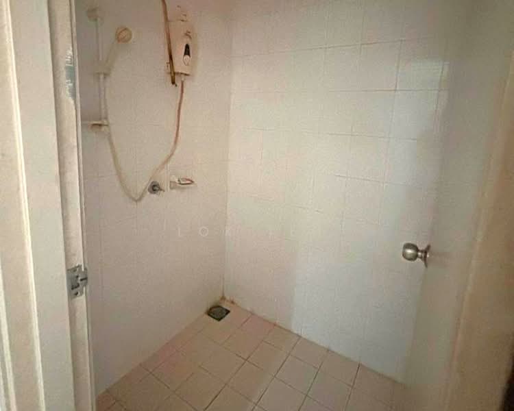 Servis Apartment untuk Disewa di Domain 3 @ NeoCyber - Lok Teh - Bathroom - PropertyGuru.com.my