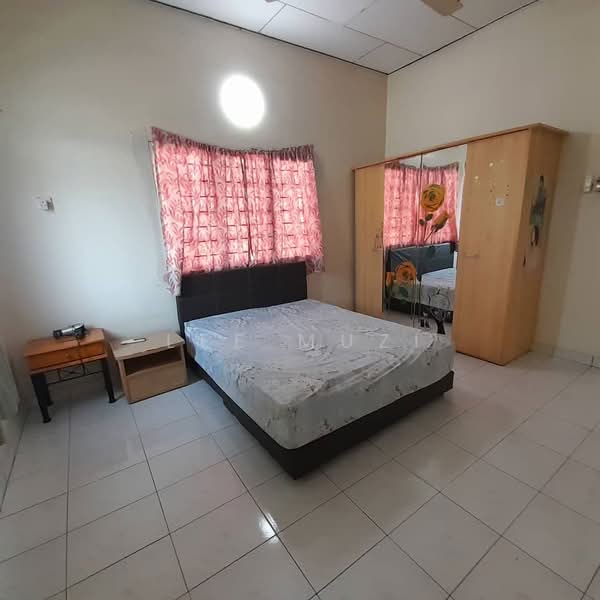 Semi-Detached House for Sale in Gunung Rapat (Ipoh) - Lee Muzi - Bedroom - PropertyGuru.com.my