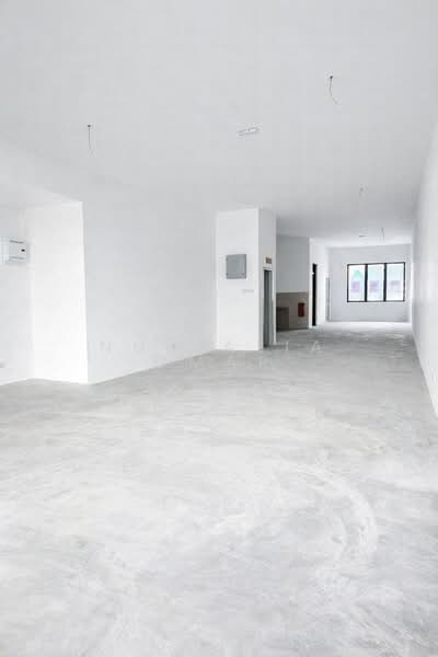 Shop / Office for Sale in Seksyen 35 (Shah Alam) - Nur Alia Omar - Interior - PropertyGuru.com.my
