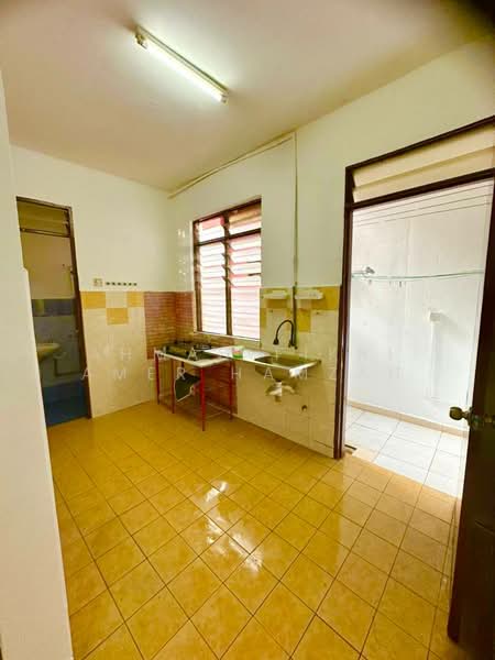Apartment for Sale at Mentari Court - Ahmad Fikri Amer Hamzah - Kitchen - PropertyGuru.com.my