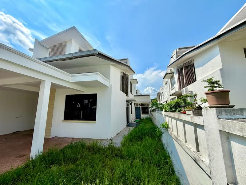 Rumah Berkembar untuk Dijual di Bandar Enstek (Negeri Sembilan) - Ali Idris - Exterior - PropertyGuru.com.my