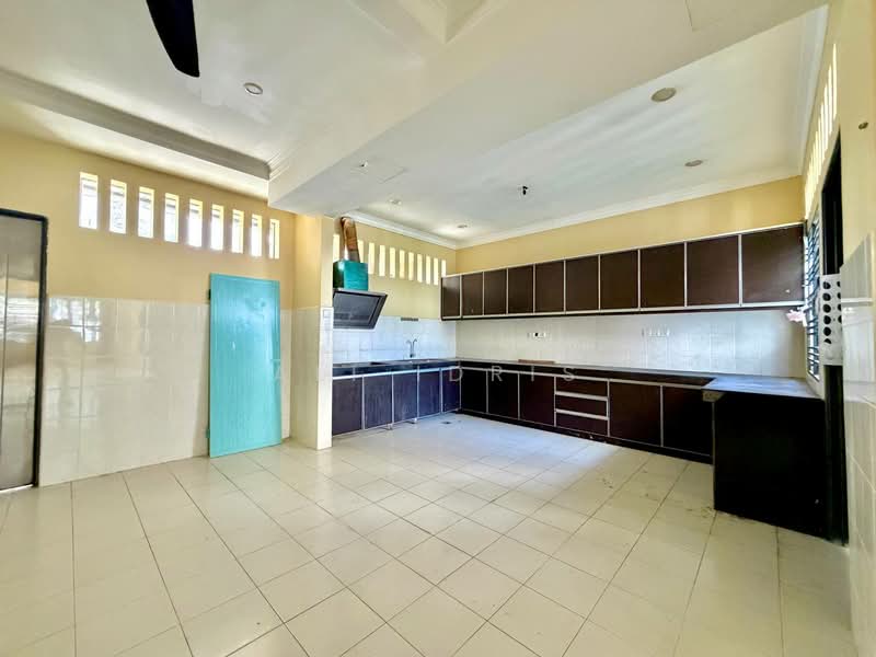 Rumah Berkembar untuk Dijual di Bandar Enstek (Negeri Sembilan) - Ali Idris - Kitchen - PropertyGuru.com.my
