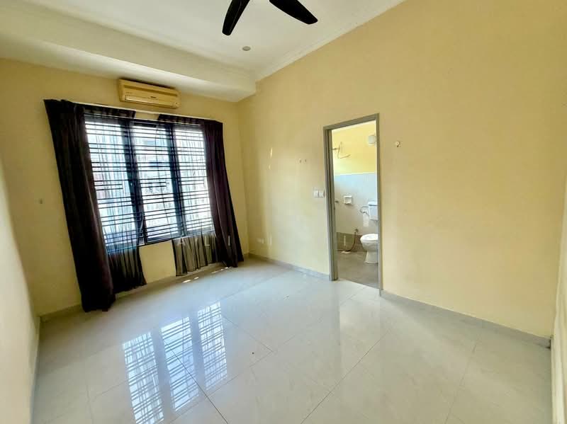 Rumah Berkembar untuk Dijual di Bandar Enstek (Negeri Sembilan) - Ali Idris - Interior - PropertyGuru.com.my