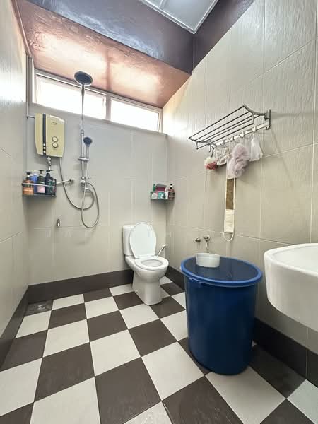 Rumah Berkembar untuk Dijual di Sungai Ara (Penang) - Jacyntha Lee - Bathroom - PropertyGuru.com.my