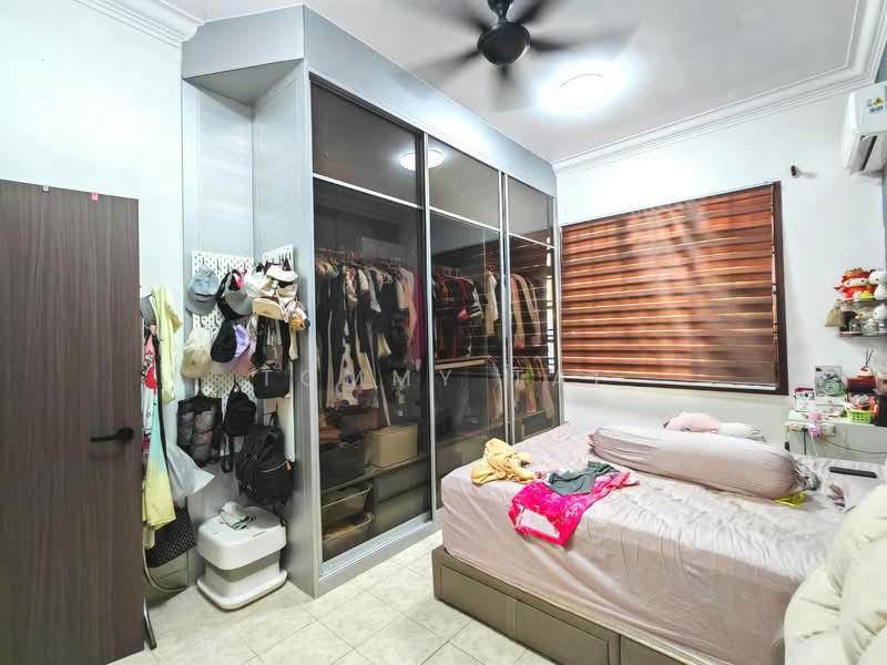 Rumah Teres 1 Tingkat untuk Dijual di Taman Rinting (Masai) - Tommy Tai - Bedroom - PropertyGuru.com.my
