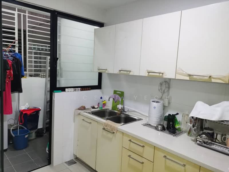 Service Residence for Sale at D'Aman Residences @ Puchong - Vincent Yeoh - Kitchen - PropertyGuru.com.my