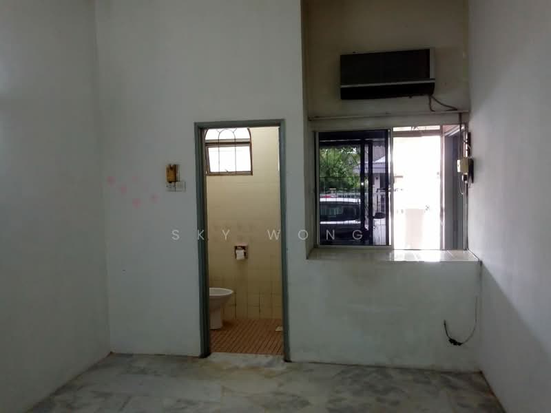 Rumah Teres 1 Tingkat untuk Dijual di Bandar Kinrara (Selangor) - Sky Wong - Bathroom - PropertyGuru.com.my