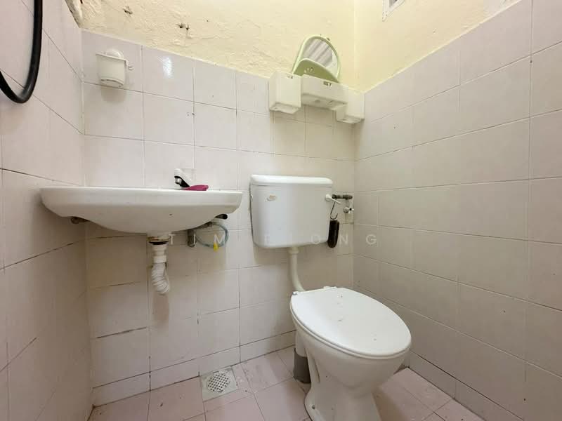 1-storey Terraced House for Sale in Taman Kerjasama (Bukit Baru) - Tim Piong - Bathroom - PropertyGuru.com.my