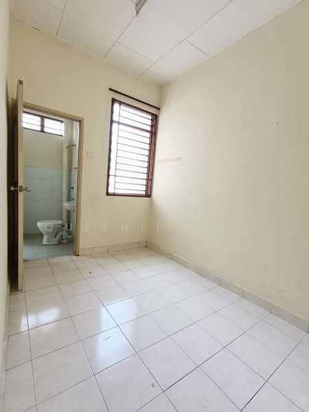 Rumah Teres 2-Tingkat untuk Dijual di Skudai (Johor) - Queenie Chuy - Bathroom - PropertyGuru.com.my
