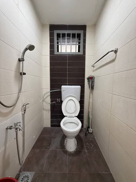 Rumah Teres 2 Tingkat untuk Disewa di Taman Johor Jaya (Johor Bahru) - Yvonne Ng - Bathroom - PropertyGuru.com.my