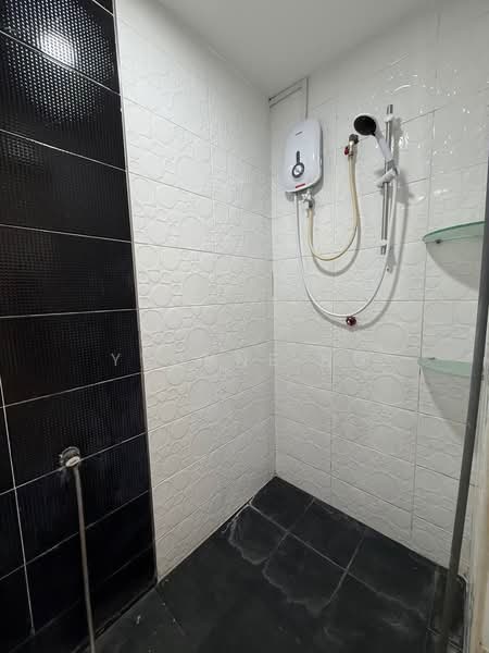 Rumah Teres 2 Tingkat untuk Disewa di Taman Johor Jaya (Johor Bahru) - Yvonne Ng - Bathroom - PropertyGuru.com.my