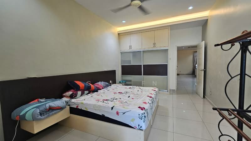 Rumah Berkembar untuk Dijual di Taman Desa Cheng Perdana 1 (Cheng) - CHIN FN - Bedroom - PropertyGuru.com.my