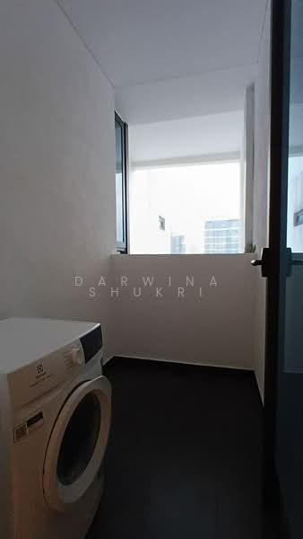 Servis Apartment untuk Disewa di 10 Stonor - Darwina Shukri - Balcony - PropertyGuru.com.my