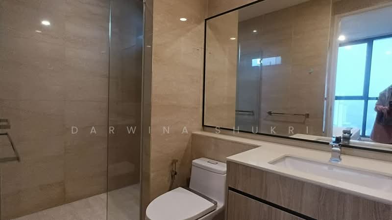 Servis Apartment untuk Disewa di 10 Stonor - Darwina Shukri - Bathroom - PropertyGuru.com.my