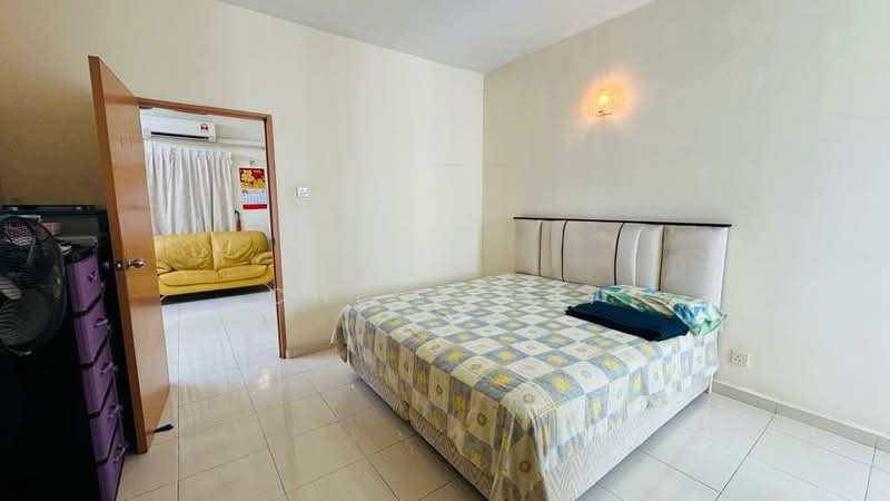 Service Residence for Sale at The Embassy (Bangunan Duta Impian) - Chloe Lai - Bedroom - PropertyGuru.com.my