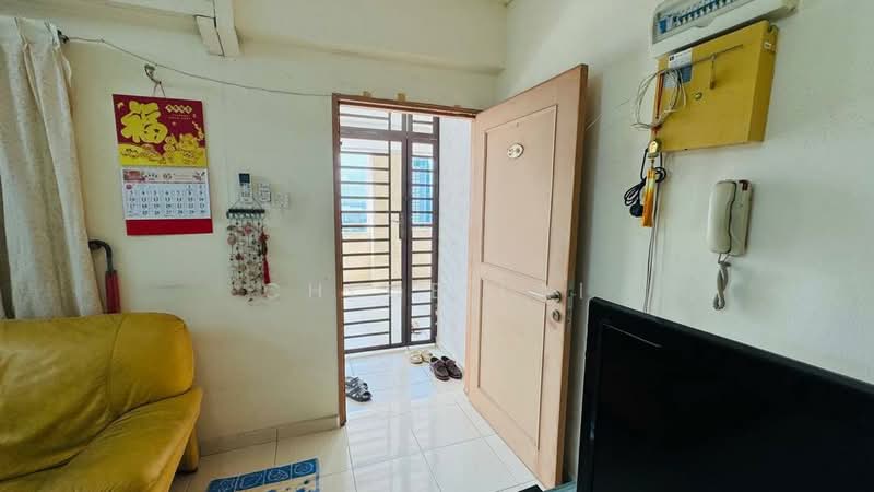 Service Residence for Sale at The Embassy (Bangunan Duta Impian) - Chloe Lai - Entrance - PropertyGuru.com.my