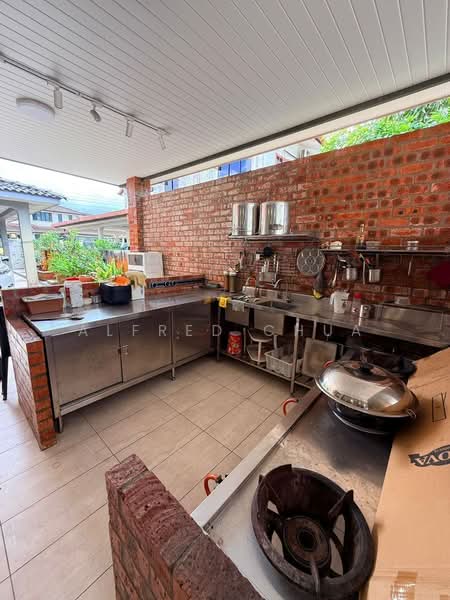 Semi-Detached House for Sale in Green Heights (Kuching) - Alfred Chua - Kitchen - PropertyGuru.com.my