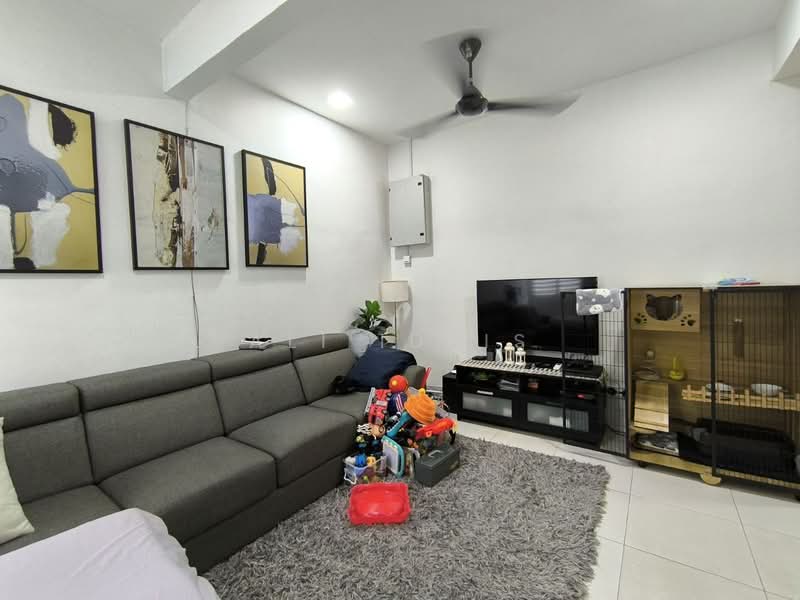 Rumah Teres 3 Tingkat untuk Dijual di Taman Kantan Permata (Kajang) - Ali Idris - Living Room - PropertyGuru.com.my