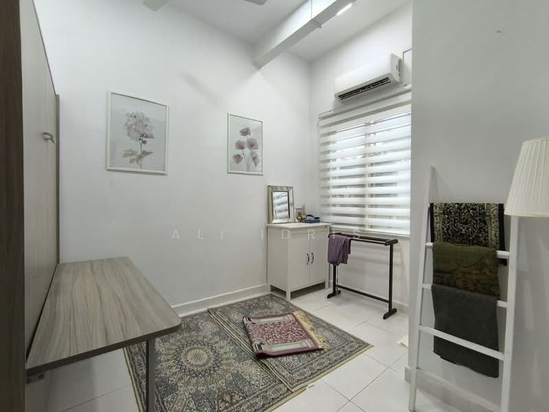 Rumah Teres 3 Tingkat untuk Dijual di Taman Kantan Permata (Kajang) - Ali Idris - Study - PropertyGuru.com.my