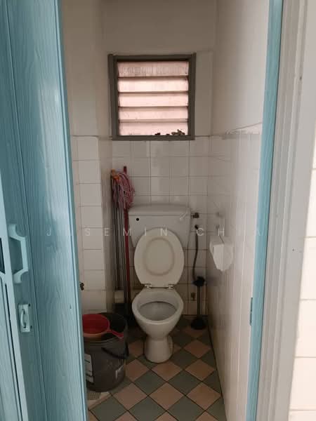 Pangsapuri untuk Dijual di Bukit Cheras Apartment (Block 8 & 10) - Jasemin Chia - Bathroom - PropertyGuru.com.my