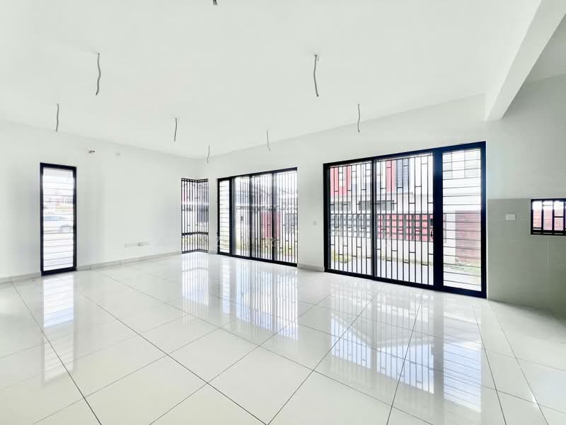 2-storey Terraced House for Sale in Elmina (Shah Alam) - Amzar Faiz - Living Room - PropertyGuru.com.my