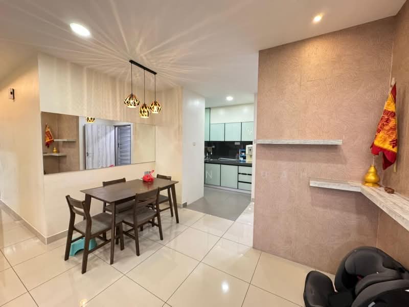 Pangsapuri untuk Dijual di Seri Austin Residence (Pangsapuri Seri Austin) - Jackson Quah - Dining Room - PropertyGuru.com.my