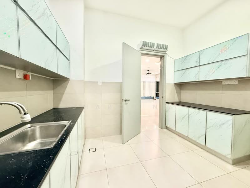 Semi-Detached House for Sale in Taman Molek (Johor Bahru) - Sharon Ng - Kitchen - PropertyGuru.com.my