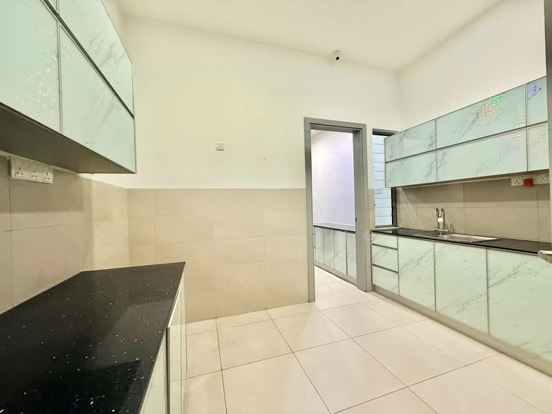 Semi-Detached House for Sale in Taman Molek (Johor Bahru) - Sharon Ng - Kitchen - PropertyGuru.com.my