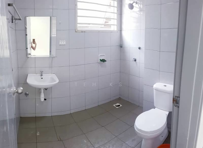 Townhouse for Rent in Bandar Botanic (Klang) - Teh KS - Bathroom - PropertyGuru.com.my