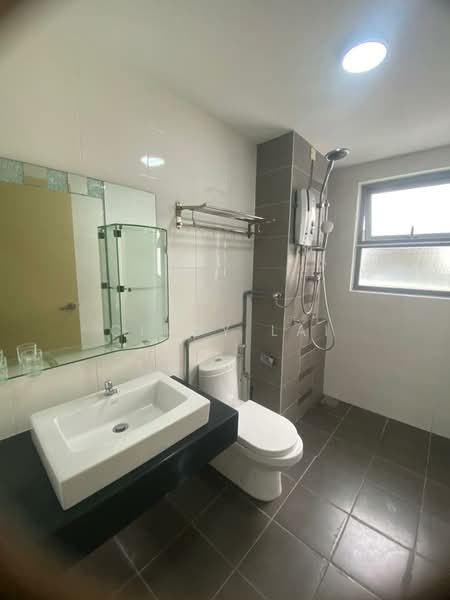 Kondominium untuk Dijual di Covillea - Cindy Lai - Bathroom - PropertyGuru.com.my