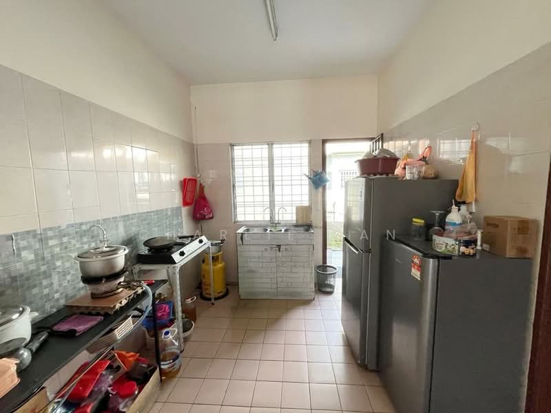 Rumah Teres untuk Dijual di Bandar Botanic (Klang) - Charlie Gan - Kitchen - PropertyGuru.com.my