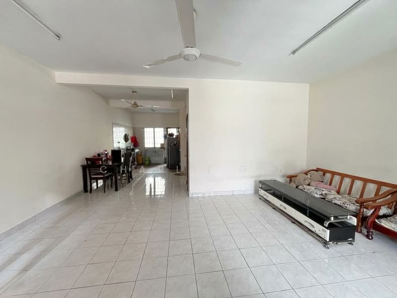 Rumah Teres untuk Dijual di Bandar Botanic (Klang) - Charlie Gan - Living Room - PropertyGuru.com.my