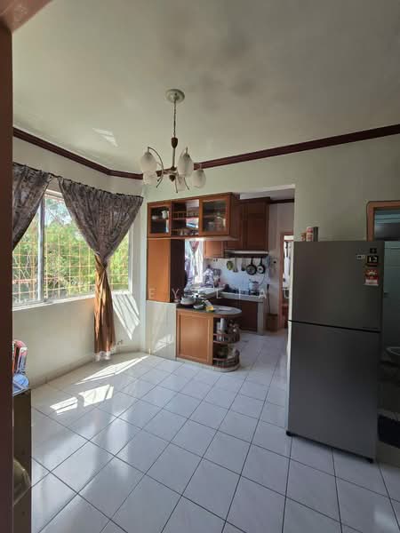 Apartment for Sale at Beverly Hills 3 - Zoey Liau - Kitchen - PropertyGuru.com.my