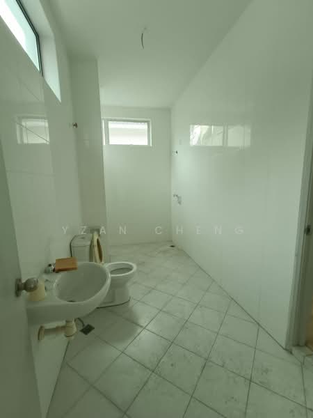 Bungalow for Sale in Taman Cendana (Juru) - Yzan Cheng - Bathroom - PropertyGuru.com.my