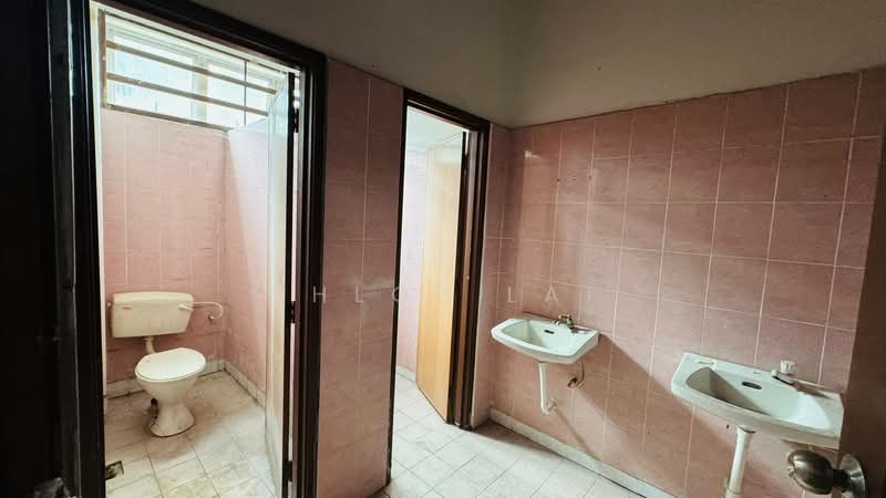 Kilang untuk Dijual di Pekan Nenas (Jeram Batu) - Chloe Lai - Bathroom - PropertyGuru.com.my