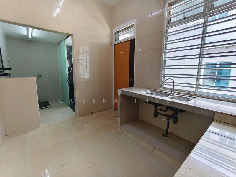 2-storey Terraced House for Sale in Austin Crest (Johor Bahru) - Queena Thye - Kitchen - PropertyGuru.com.my