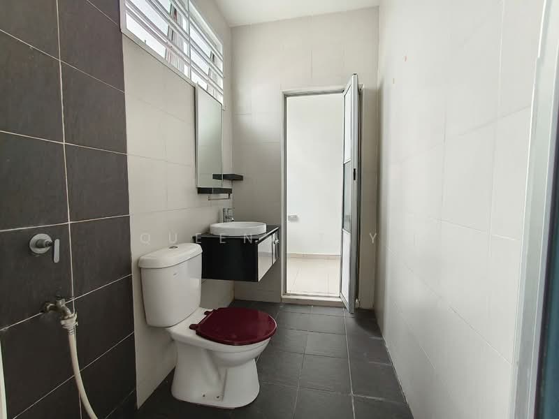 2-storey Terraced House for Sale in Austin Crest (Johor Bahru) - Queena Thye - Bathroom - PropertyGuru.com.my