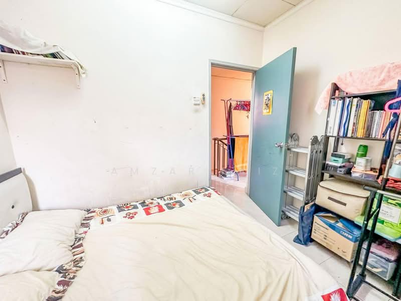 Rumah Teres 2 Tingkat untuk Dijual di Seksyen 33 (Shah Alam) - Amzar Faiz - Bedroom - PropertyGuru.com.my
