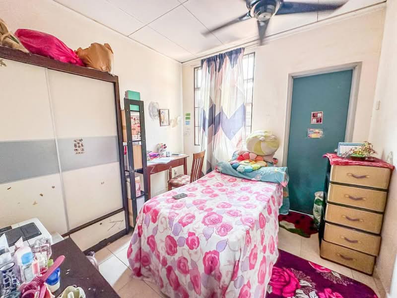 Rumah Teres 2 Tingkat untuk Dijual di Seksyen 33 (Shah Alam) - Amzar Faiz - Bedroom - PropertyGuru.com.my