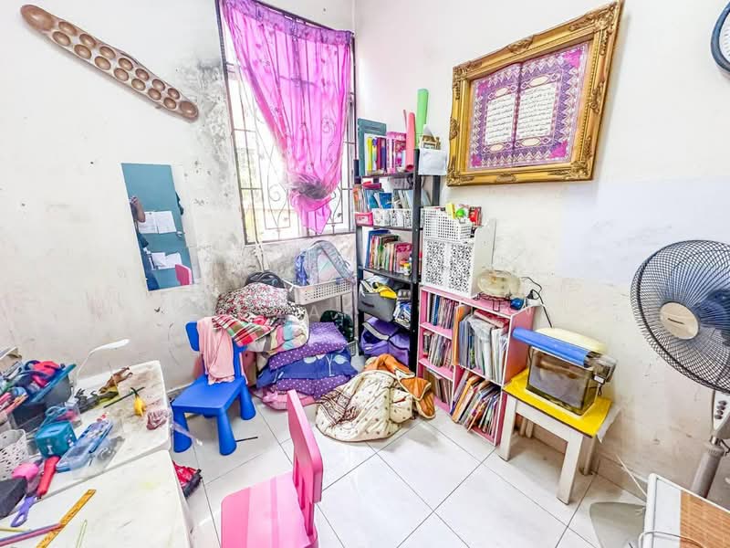 Rumah Teres 2 Tingkat untuk Dijual di Seksyen 33 (Shah Alam) - Amzar Faiz - Study - PropertyGuru.com.my