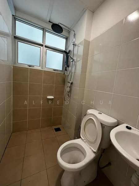 Apartment for Sale at Residensi Bintawa Riverfront (PR1MA @ Bintawa Riverfront) - Alfred Chua - Bathroom - PropertyGuru.com.my