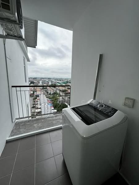 Apartment for Sale at Residensi Bintawa Riverfront (PR1MA @ Bintawa Riverfront) - Alfred Chua - Balcony - PropertyGuru.com.my