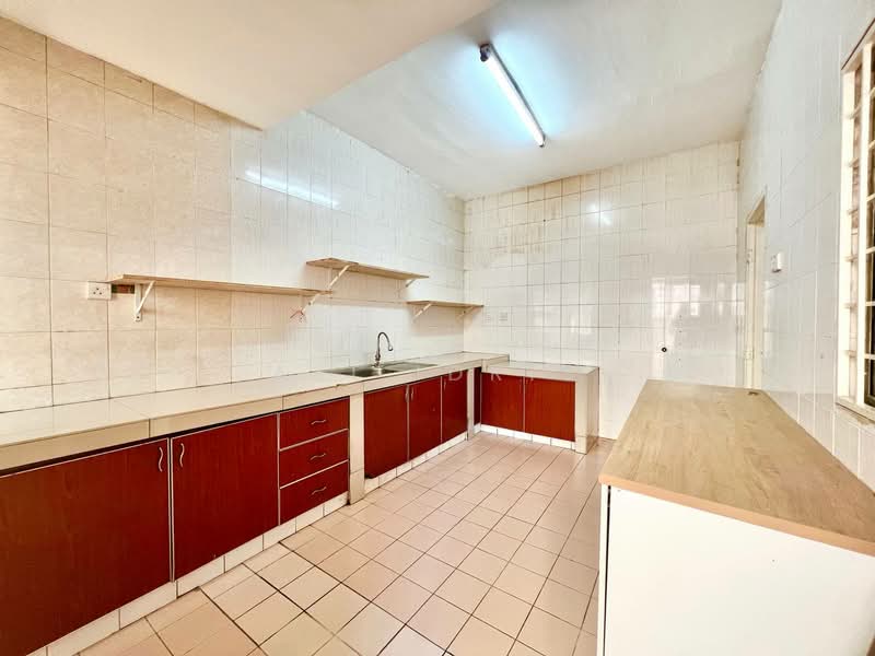 2-storey Terraced House for Sale in Presint 8 (Putrajaya) - Ali Idris - Kitchen - PropertyGuru.com.my