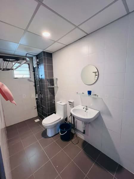 Service Residence for Sale at Alam Idaman - Danial Mohd Zaki - Bathroom - PropertyGuru.com.my